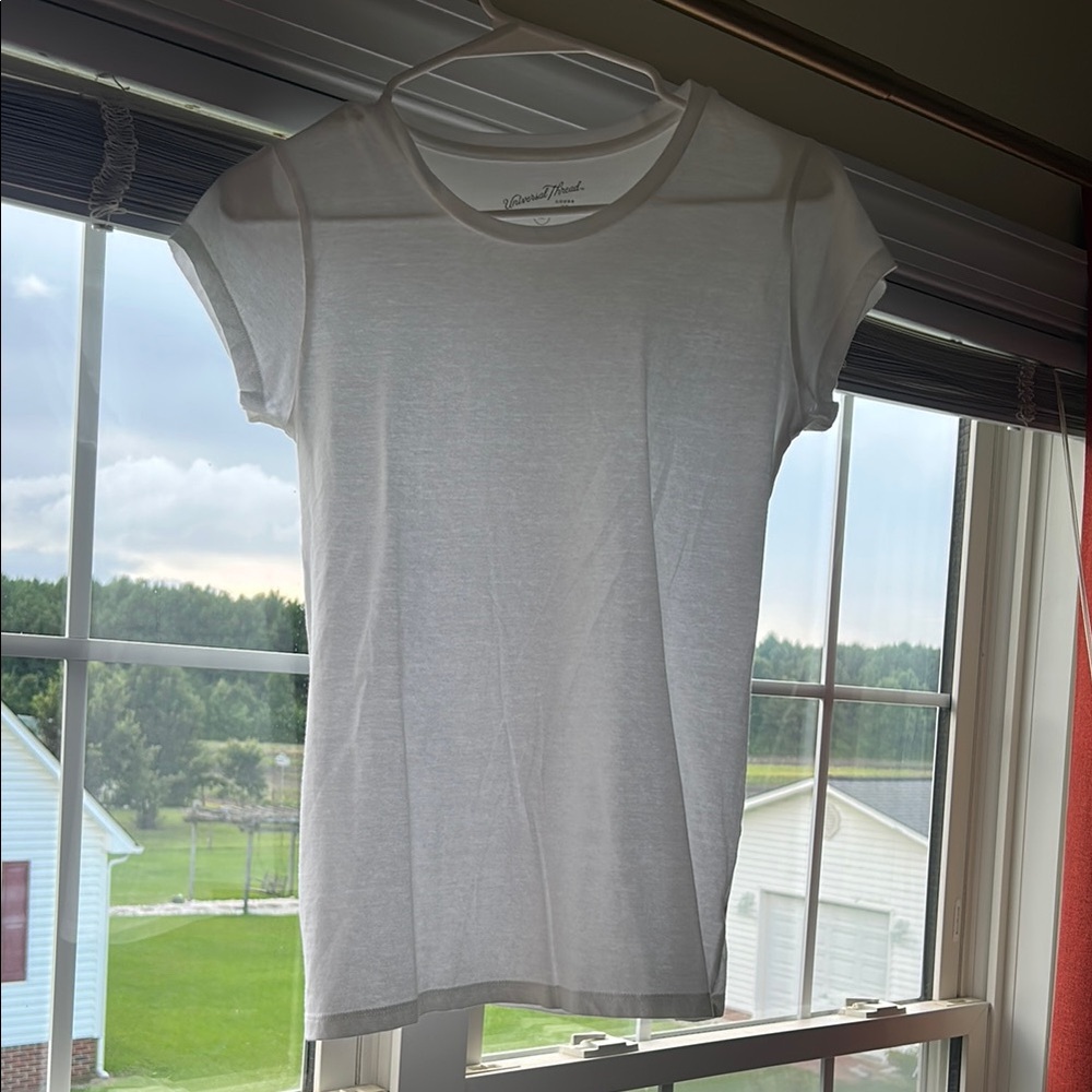 Universal Thread White Fitted Short Sleeve Tee